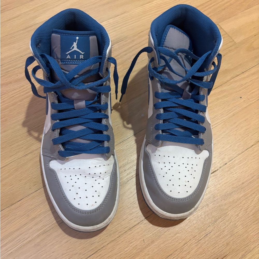 Nike Air Jordan 1 mid retro size 10